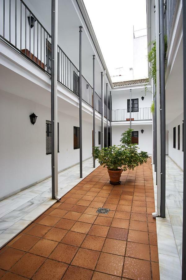 Ferienwohnung Monsalves Courtyard By Valcambre Sevilla Exterior foto